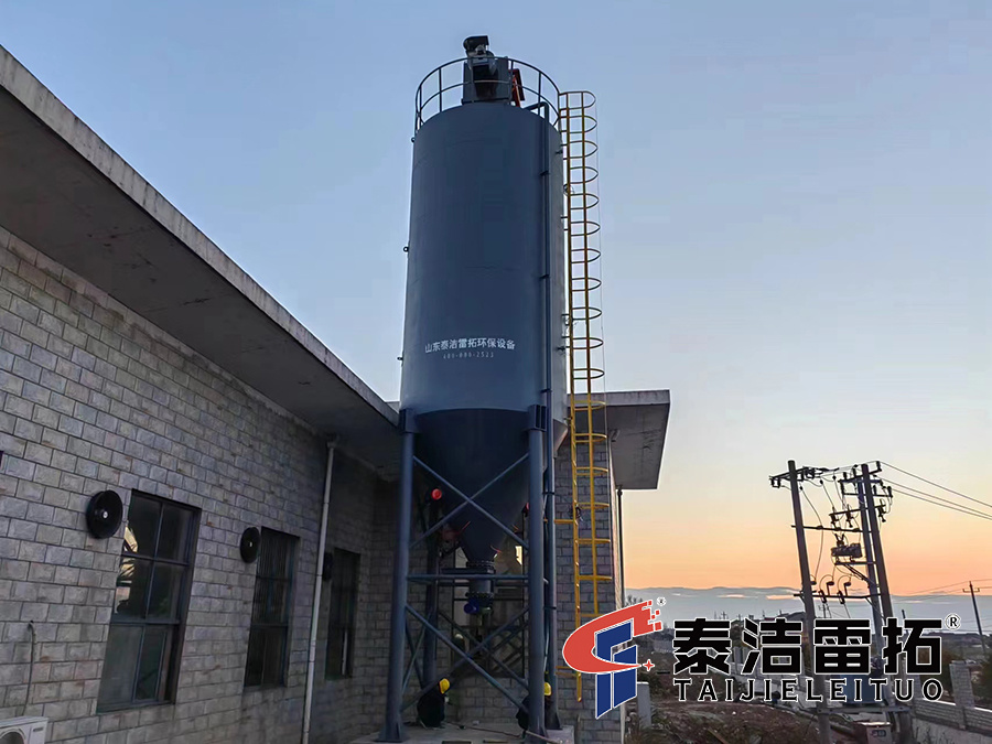 湖北監利某水廠采用活性炭粉末投加裝置